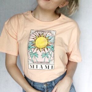 Miami Tarot NWOT Graphic Tee‎